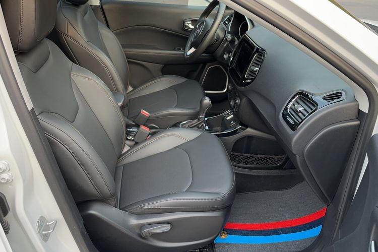 Used Jeep Compass 2020 220T Automatic Elite Edition Interior 7
