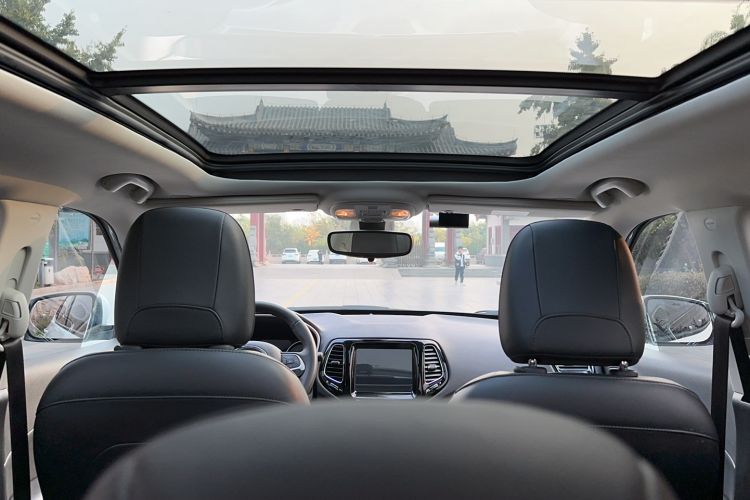 Used Jeep Compass 2020 220T Automatic Elite Edition Interior 8