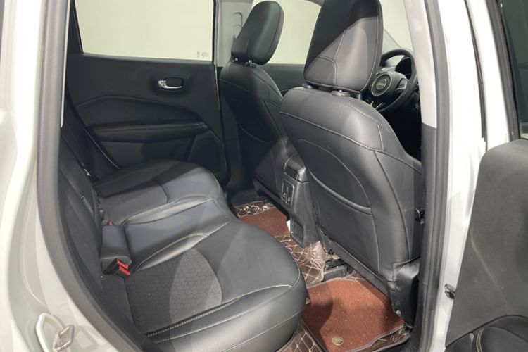 Used Jeep Compass 2020 220T Automatic Leading Edition Interior 8