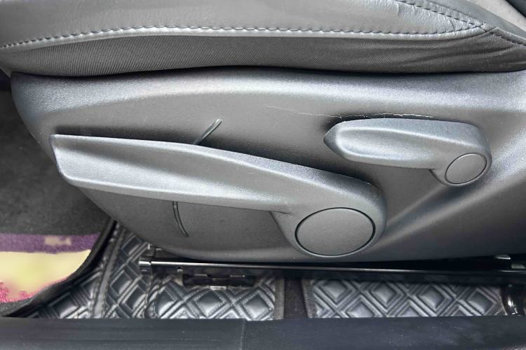 Used Jeep Compass 2020 220T Automatic Leading Edition Interior 8