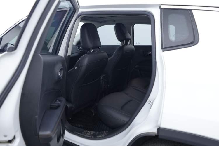 Used Jeep Compass 2020 220T Automatic Elite Edition Interior 9