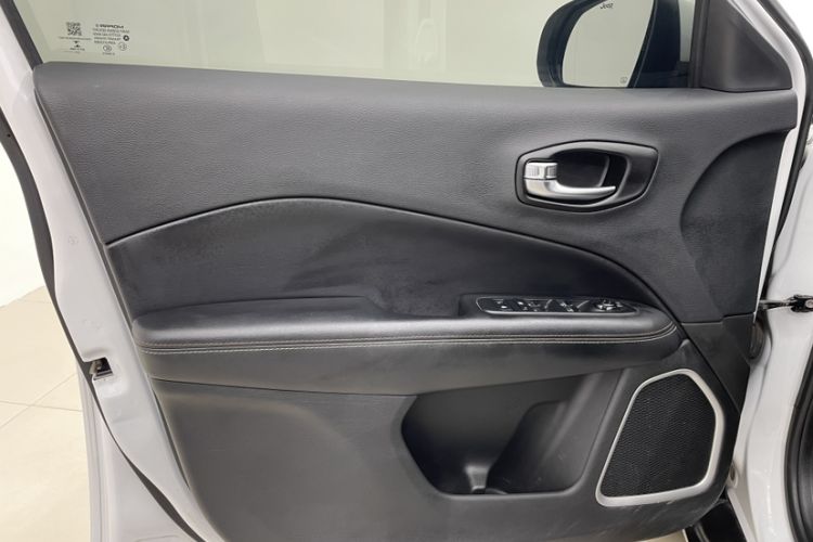 Used Jeep Compass 2020 220T Automatic Leading Edition Interior 9