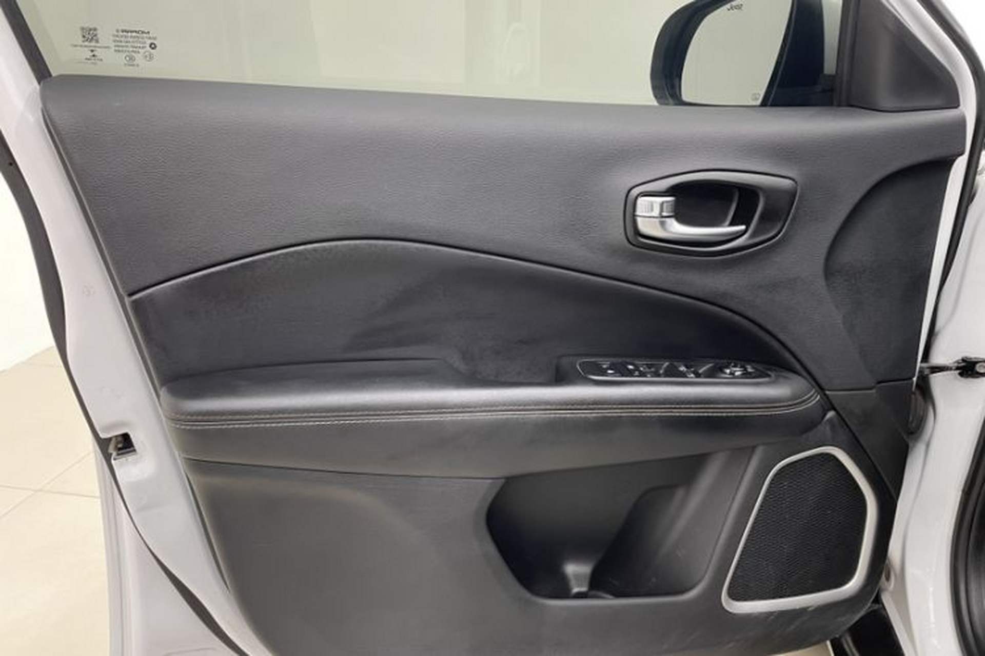 Used Jeep Compass 2020 220T Automatic Leading Edition Interior 9