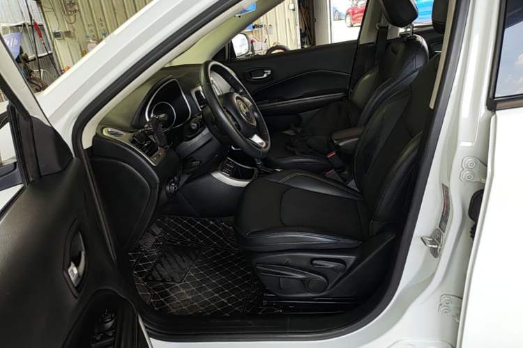 Used Jeep Compass 2020 220T Automatic Leading Edition Left Front Seat