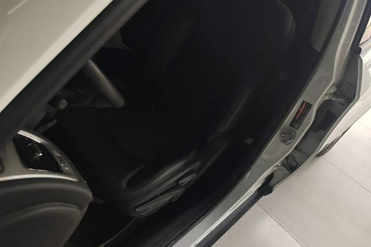 Used Jeep Compass 2020 220T Automatic Leading Edition Left Front Seat