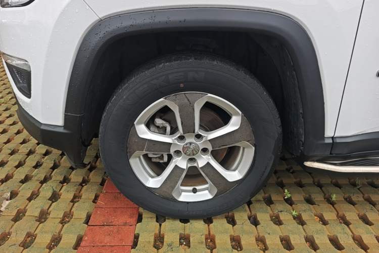 Used Jeep Compass 2020 220T Automatic Leading Edition Left Front Wheel Hub