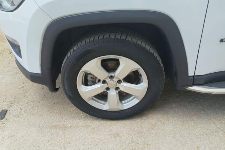 Used Jeep Compass 2020 220T Automatic Leading Edition Left Front Wheel Hub