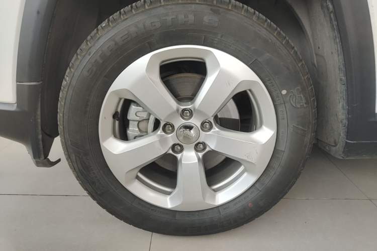 Used Jeep Compass 2020 220T Automatic Elite Edition Left Front Wheel Hub
