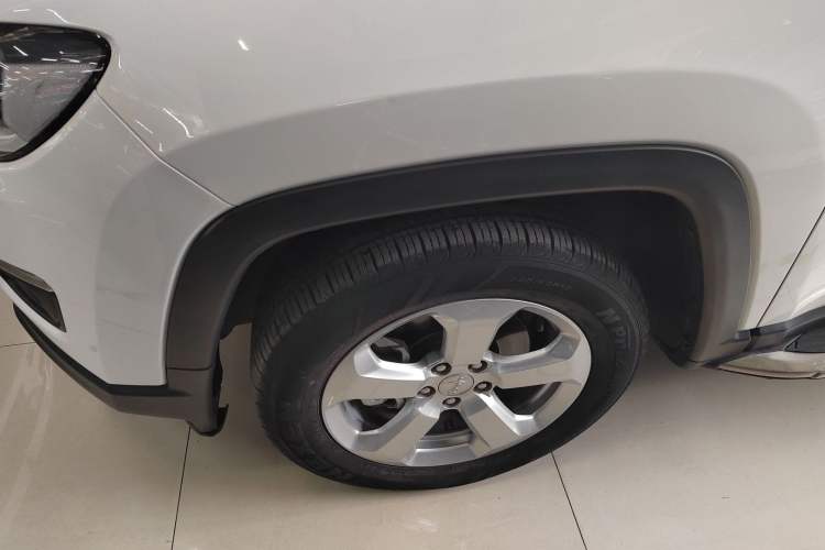 Used Jeep Compass 2020 220T Automatic Leading Edition Left Front Wheel Hub