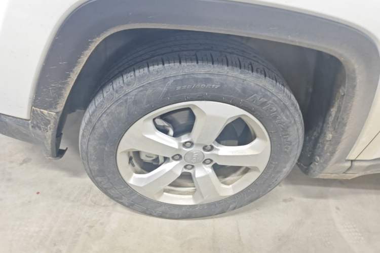 Used Jeep Compass 2020 220T Automatic Leading Edition Left Front Wheel Hub