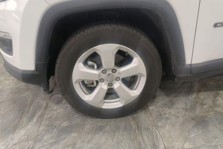 Used Jeep Compass 2020 220T Automatic Elite Edition Left Front Wheel Hub