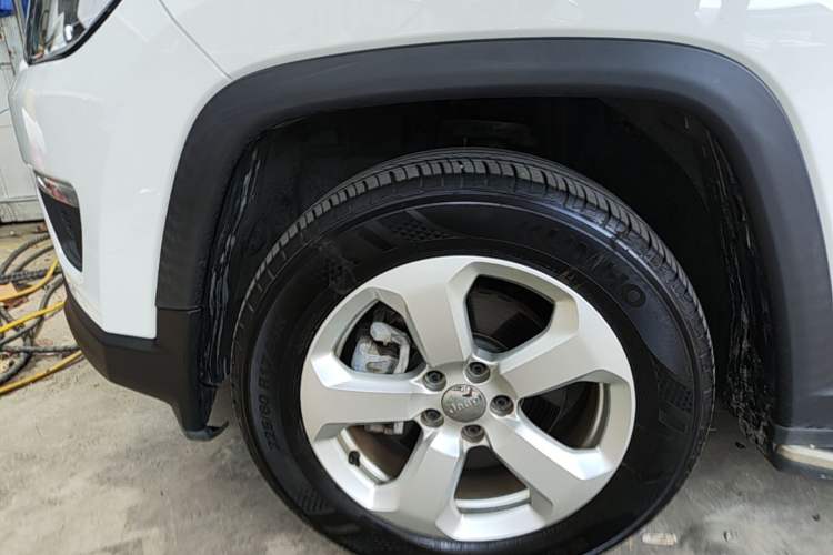 Used Jeep Compass 2020 220T Automatic Leading Edition Left Front Wheel Hub