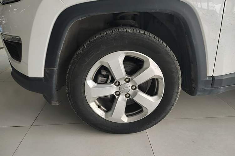 Used Jeep Compass 2020 220T Automatic Leading Edition Left Front Wheel Hub
