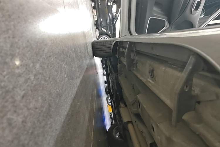 Used Jeep Compass 2020 220T Automatic Elite Edition Left Side Sill