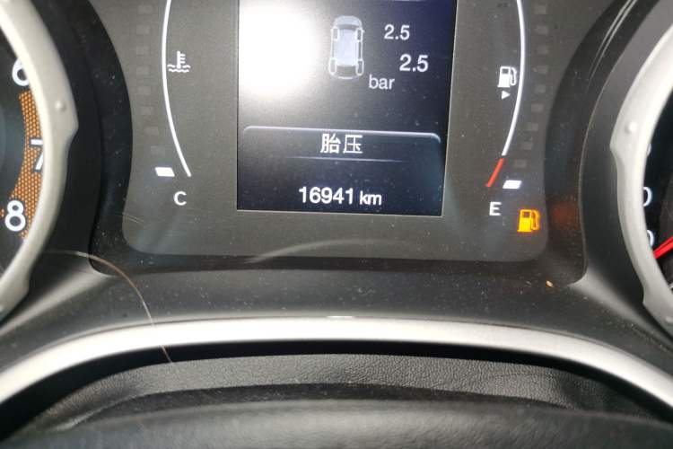 Used Jeep Compass 2020 220T Automatic Leading Edition Odometer Close Up