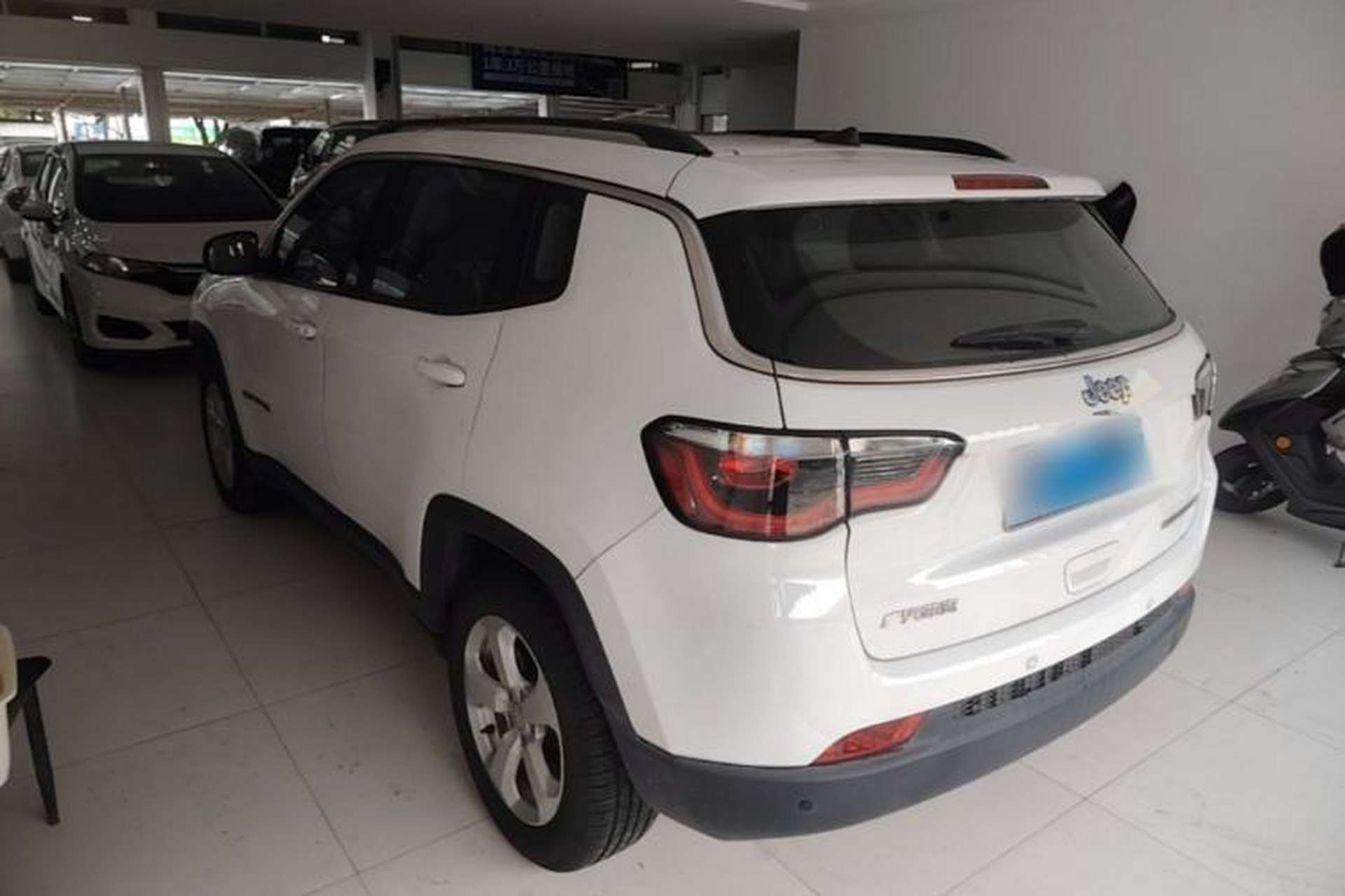 Used Jeep Compass 2020 220T Automatic Leading Edition Rear Left 45 Deg