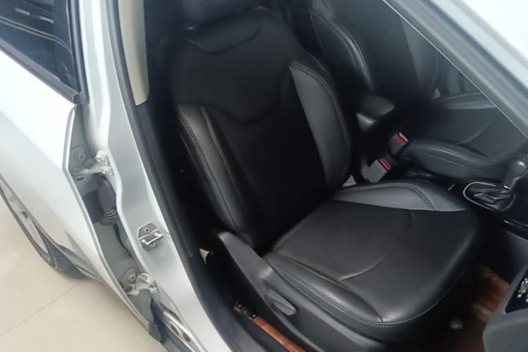 Used Jeep Compass 2020 220T Automatic Elite Edition Right Front Seat