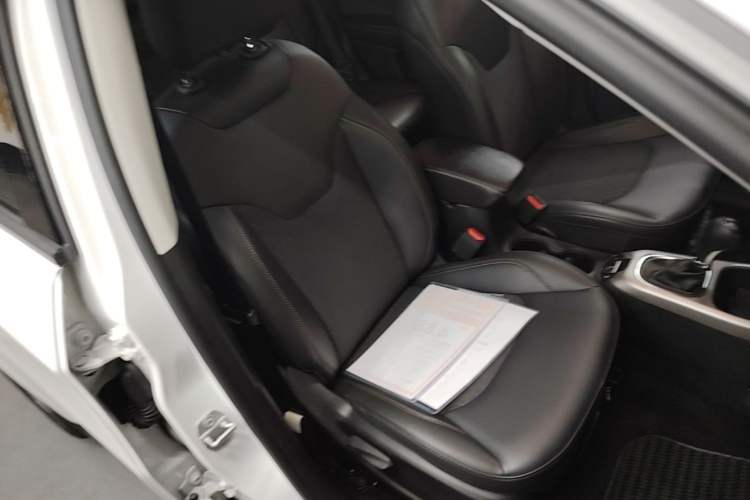 Used Jeep Compass 2020 220T Automatic Leading Edition Right Front Seat