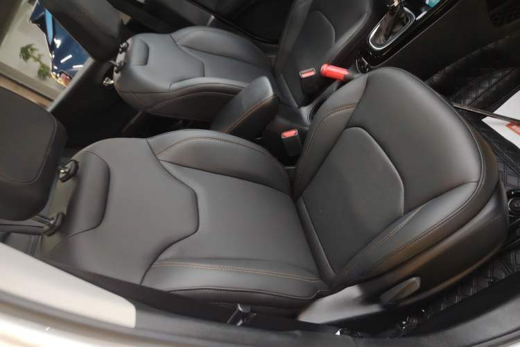 Used Jeep Compass 2020 220T Automatic Elite Edition Right Front Seat