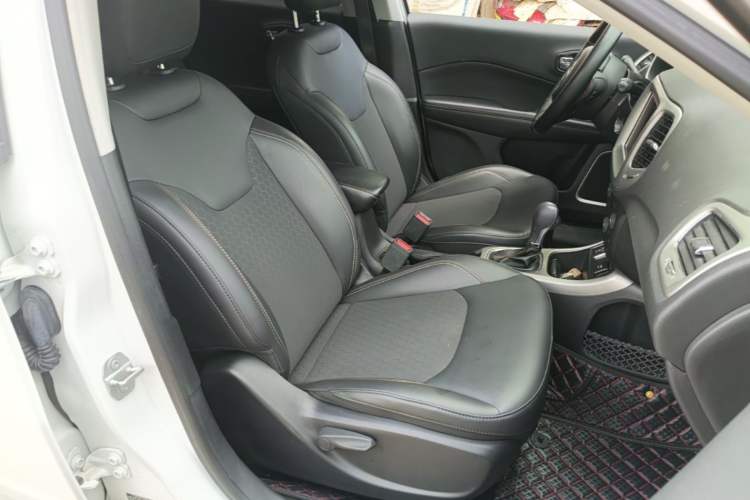 Used Jeep Compass 2020 220T Automatic Leading Edition Right Front Seat