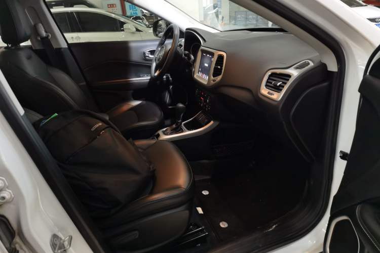 Used Jeep Compass 2020 220T Automatic Leading Edition Right Front Seat