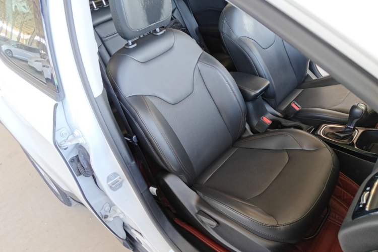 Used Jeep Compass 2020 220T Automatic Elite Edition Right Front Seat