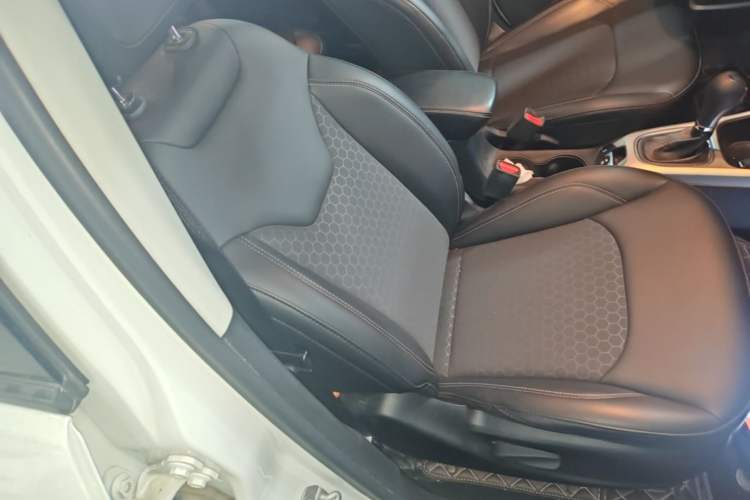 Used Jeep Compass 2020 220T Automatic Leading Edition Right Front Seat