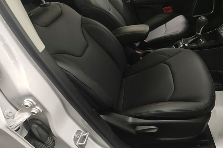 Used Jeep Compass 2020 220T Automatic Elite Edition Right Front Seat