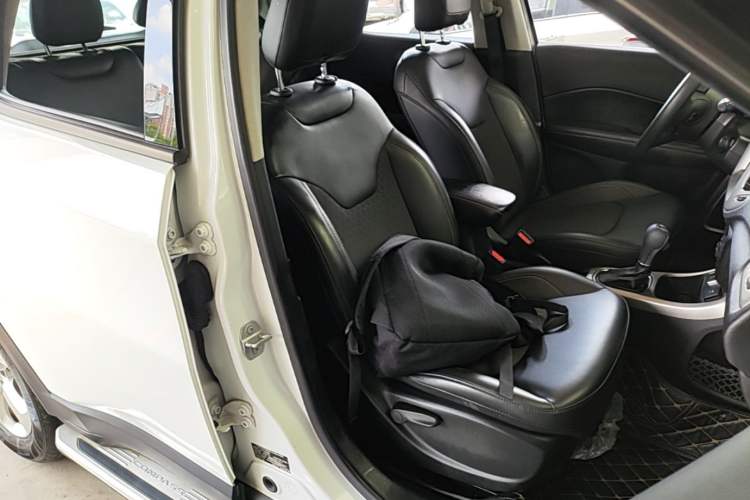 Used Jeep Compass 2020 220T Automatic Leading Edition Right Front Seat