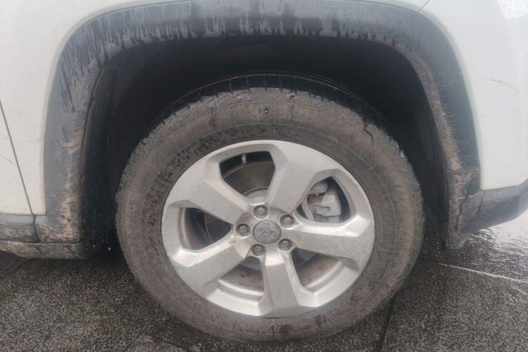 Used Jeep Compass 2020 220T Automatic Elite Edition Right Front Wheel Hub