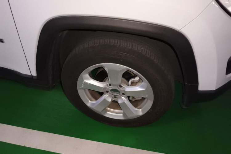 Used Jeep Compass 2020 220T Automatic Elite Edition Right Front Wheel Hub