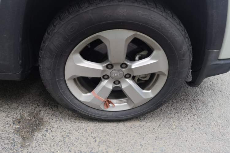 Used Jeep Compass 2020 220T Automatic Elite Edition Right Front Wheel Hub
