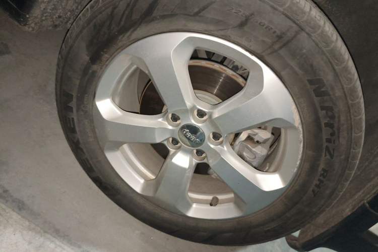 Used Jeep Compass 2020 220T Automatic Elite Edition Right Front Wheel Hub
