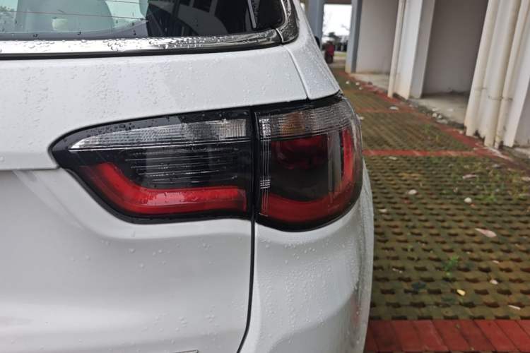 Used Jeep Compass 2020 220T Automatic Leading Edition Right Rear Taillight