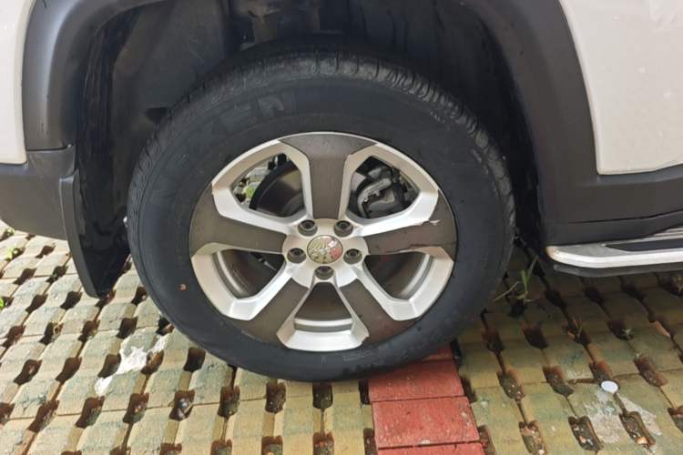 Used Jeep Compass 2020 220T Automatic Leading Edition Right Rear Wheel Hub
