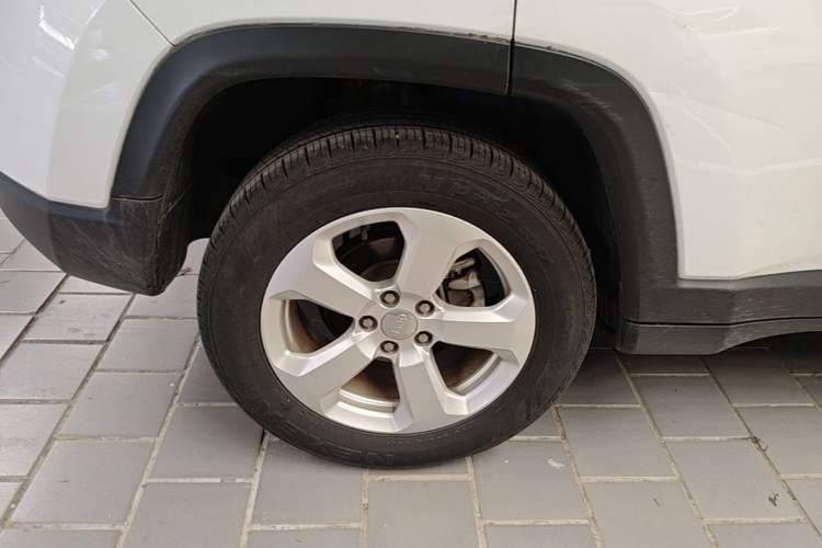 Used Jeep Compass 2020 220T Automatic Leading Edition Right Rear Wheel Hub