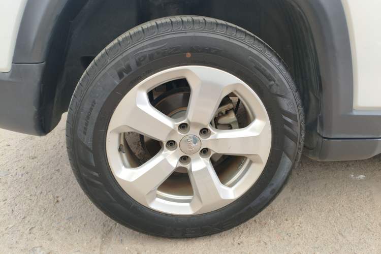 Used Jeep Compass 2020 220T Automatic Leading Edition Right Rear Wheel Hub