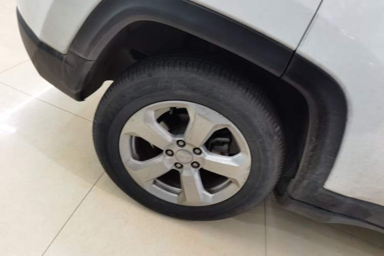 Used Jeep Compass 2020 220T Automatic Leading Edition Right Rear Wheel Hub