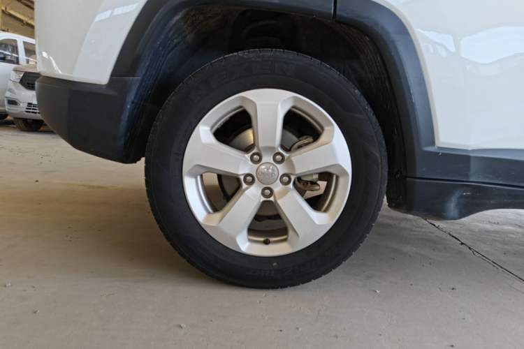 Used Jeep Compass 2020 220T Automatic Elite Edition Right Rear Wheel Hub