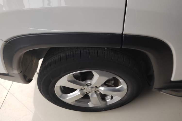 Used Jeep Compass 2020 220T Automatic Leading Edition Right Rear Wheel Hub