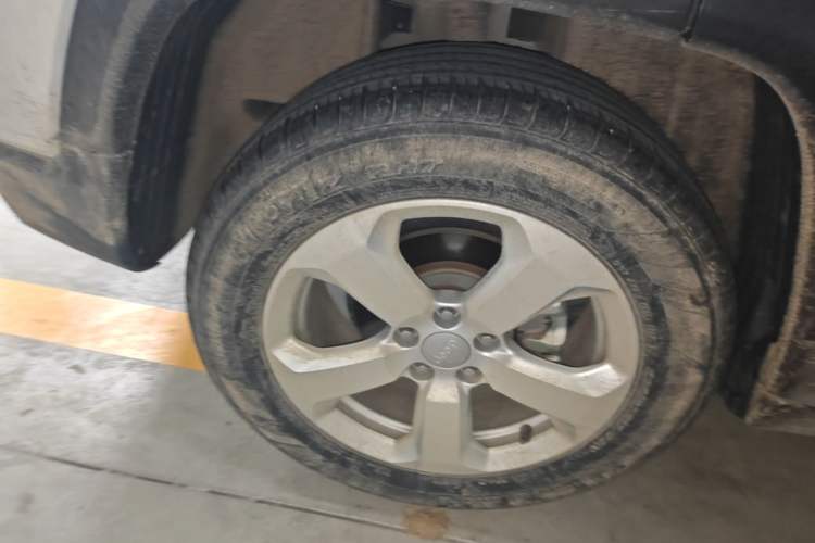 Used Jeep Compass 2020 220T Automatic Leading Edition Right Rear Wheel Hub