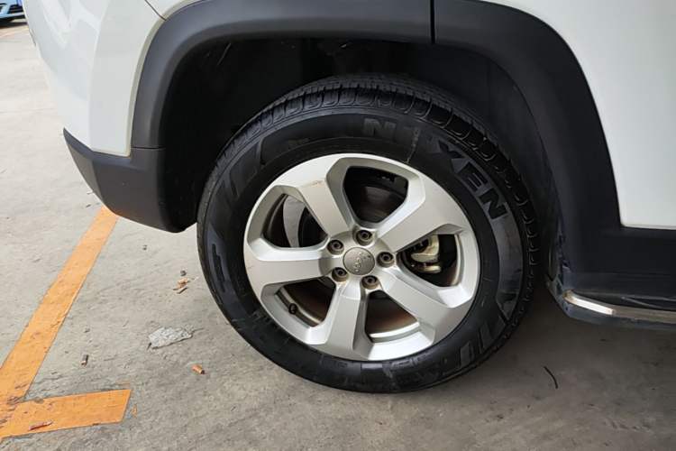 Used Jeep Compass 2020 220T Automatic Leading Edition Right Rear Wheel Hub