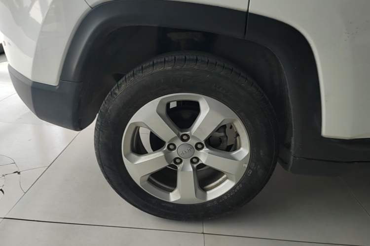 Used Jeep Compass 2020 220T Automatic Leading Edition Right Rear Wheel Hub