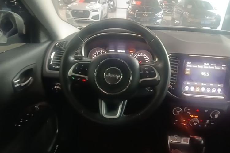 Used Jeep Compass 2020 220T Automatic Elite Edition Steering Wheel