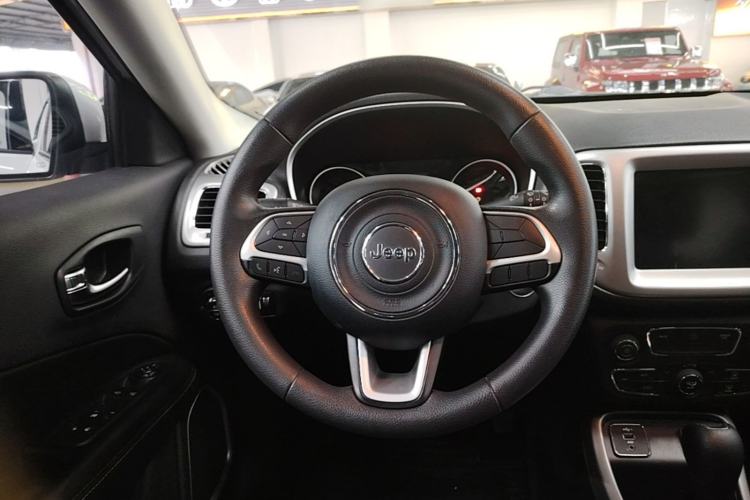 Used Jeep Compass 2020 220T Automatic Leading Edition Steering Wheel