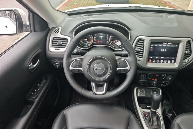 Used Jeep Compass 2020 220T Automatic Leading Edition Steering Wheel