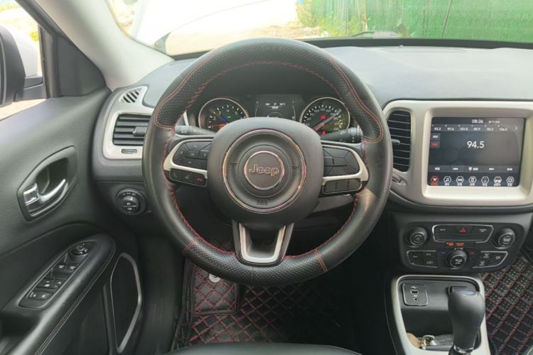 Used Jeep Compass 2020 220T Automatic Leading Edition Steering Wheel