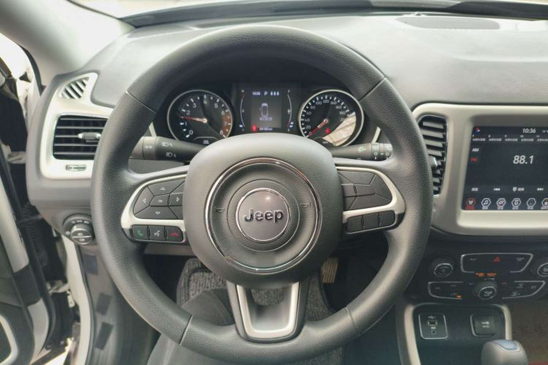 Used Jeep Compass 2020 220T Automatic Leading Edition Steering Wheel