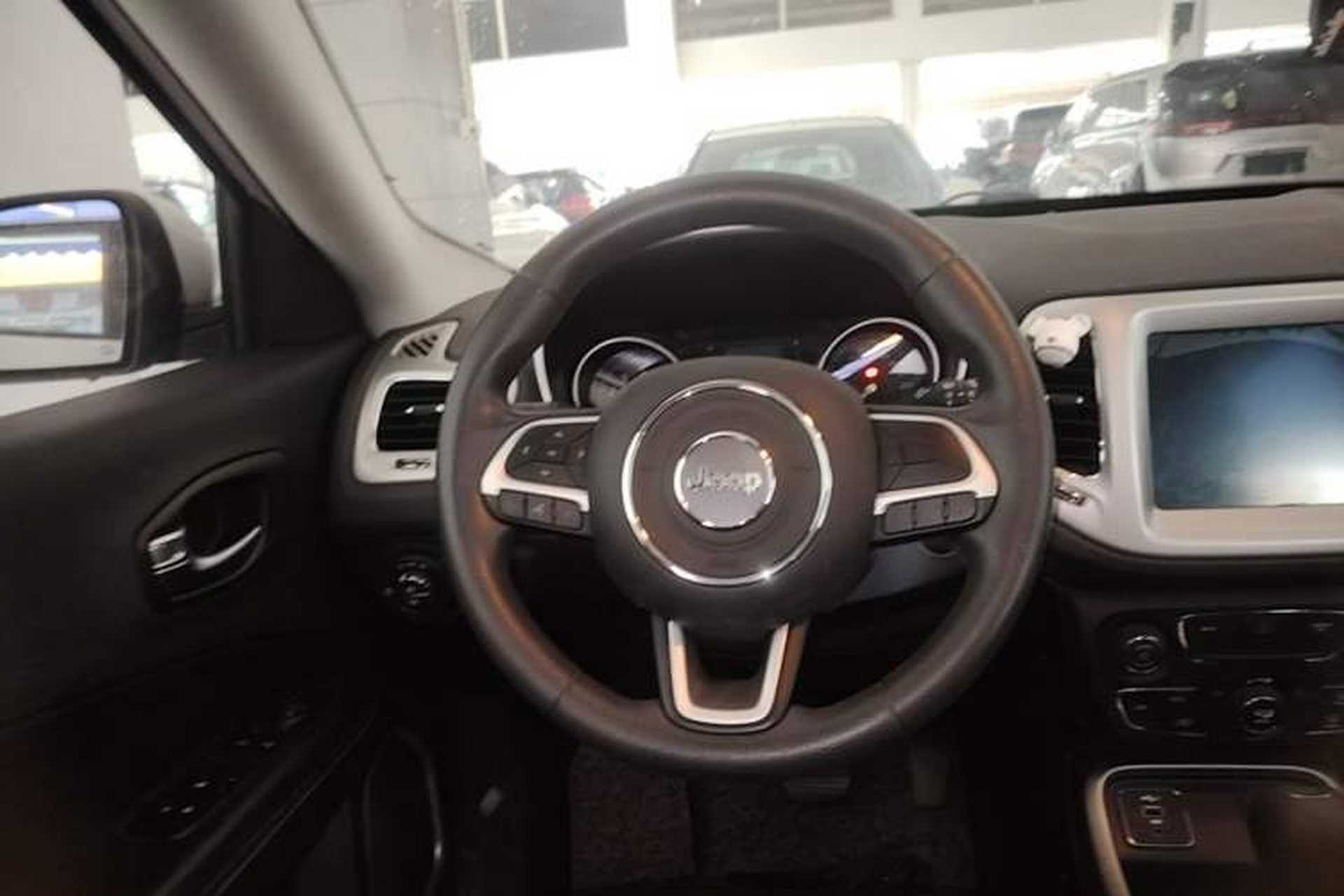 Used Jeep Compass 2020 220T Automatic Leading Edition Steering Wheel