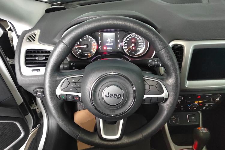 Used Jeep Compass 2020 220T Automatic Leading Edition Steering Wheel